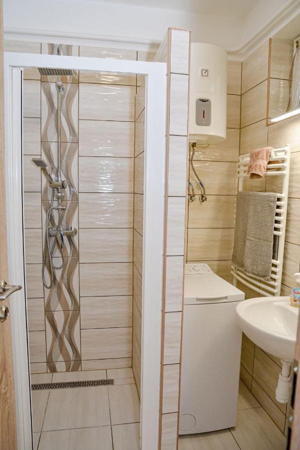 Krisztina Apartman 81 Hajdúszoboszló Exteriör bild